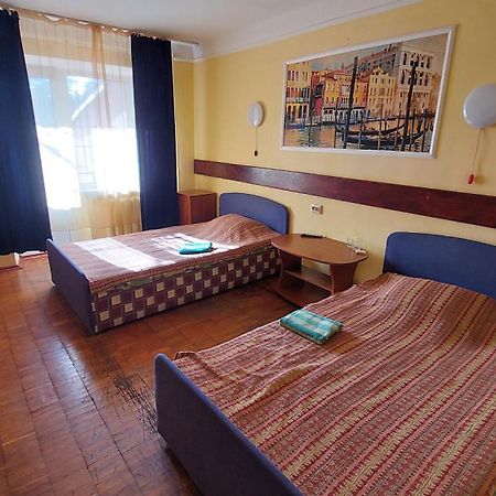 Hotel Desna Kut Kiev Ngoại thất bức ảnh