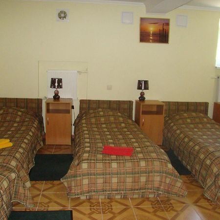 Hotel Desna Kut Kiev Ngoại thất bức ảnh