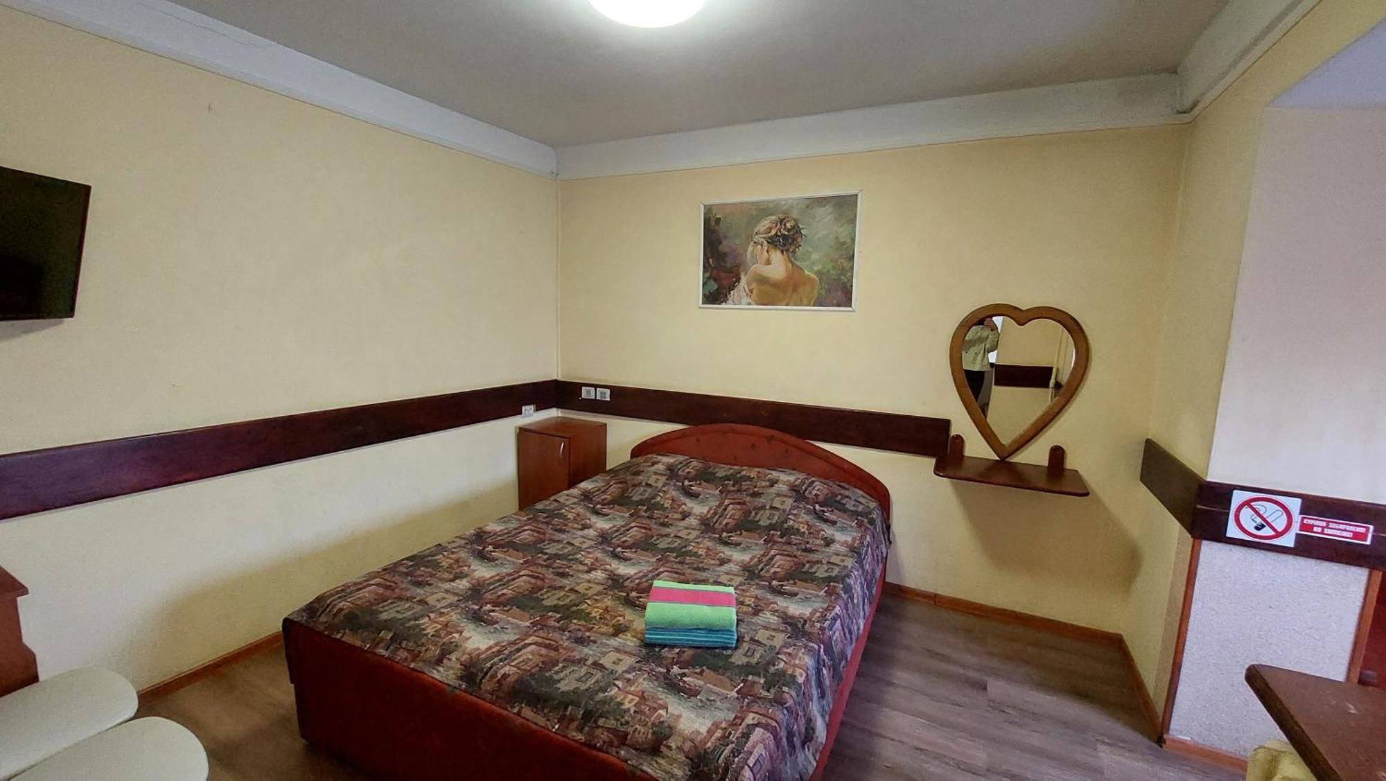 Hotel Desna Kut Kiev Ngoại thất bức ảnh