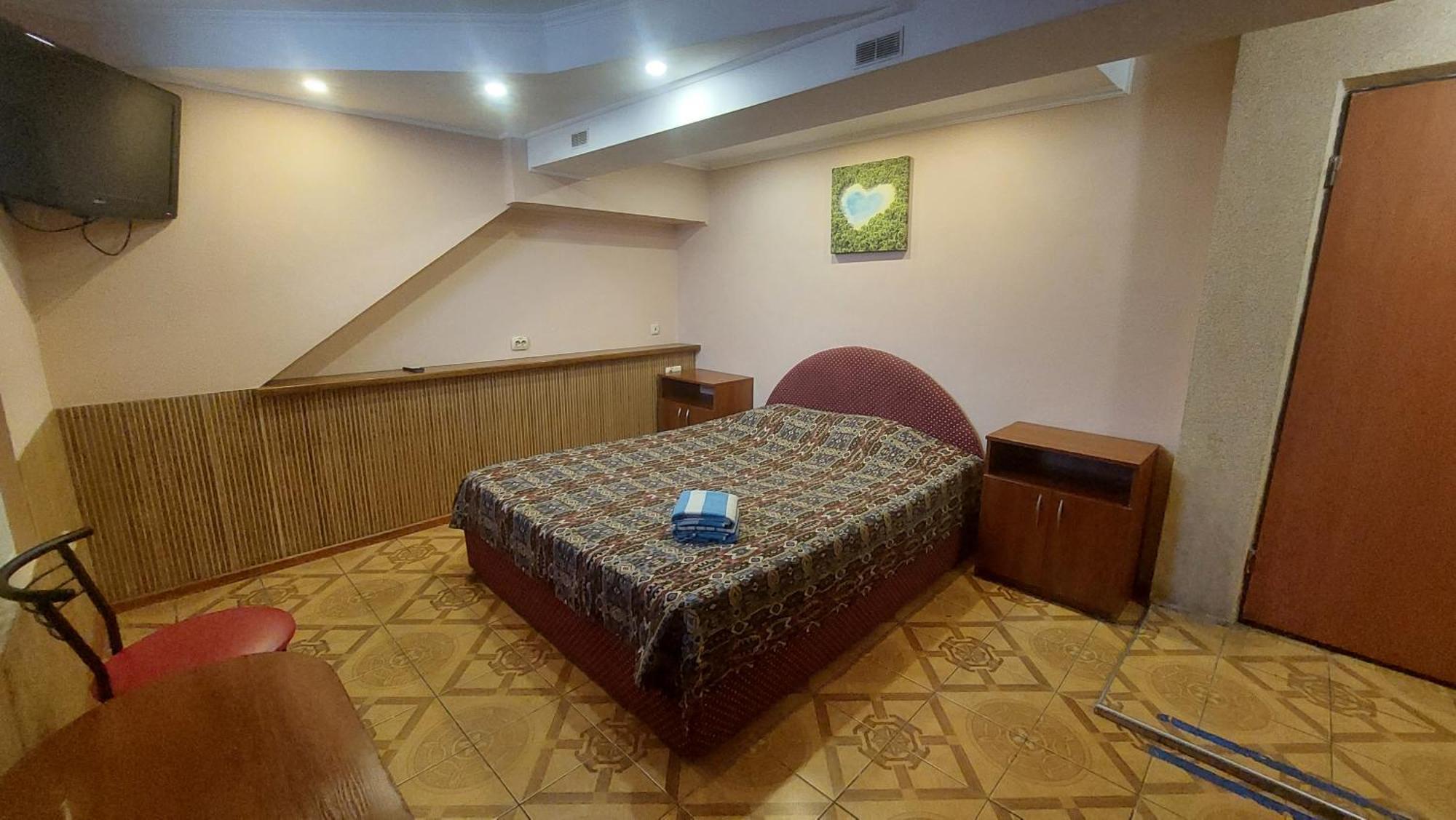 Hotel Desna Kut Kiev Ngoại thất bức ảnh