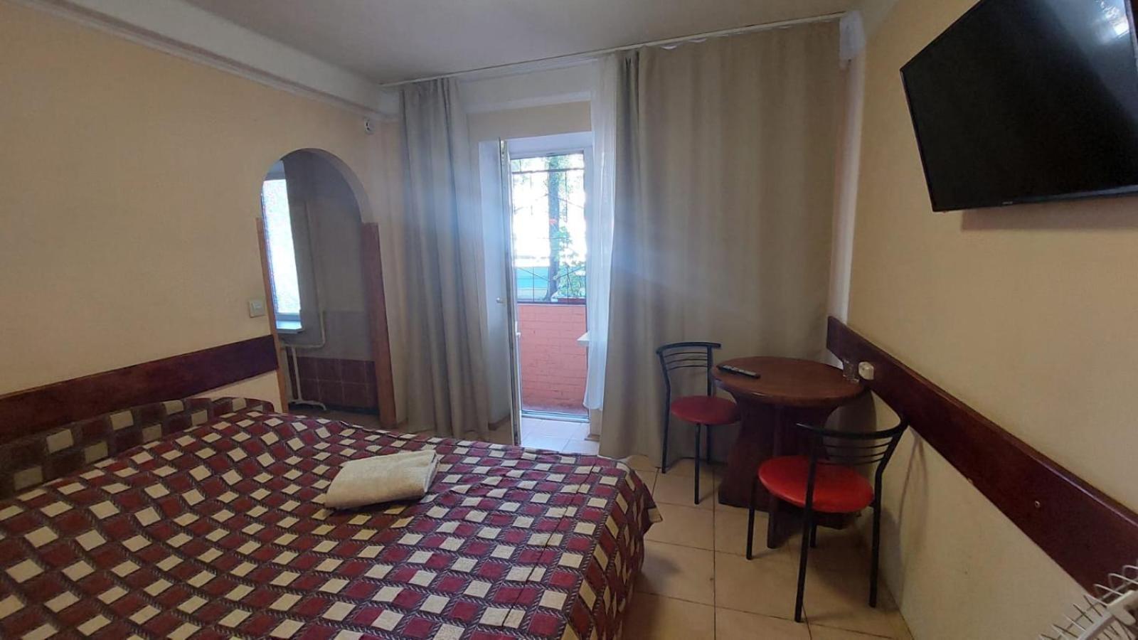 Hotel Desna Kut Kiev Ngoại thất bức ảnh