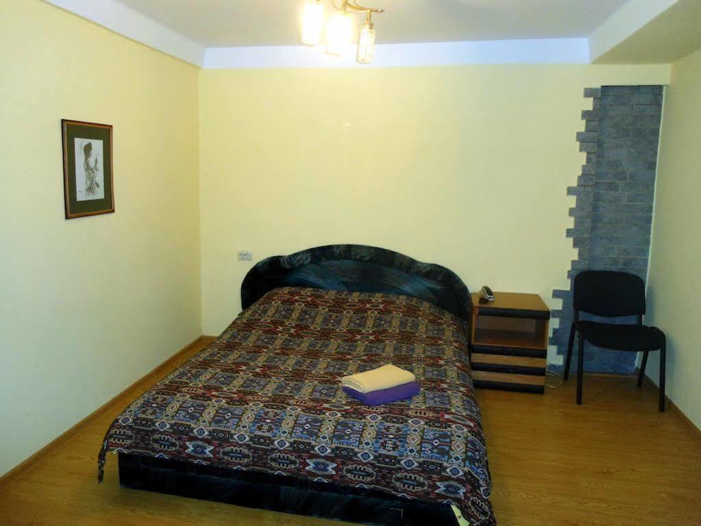 Hotel Desna Kut Kiev Ngoại thất bức ảnh