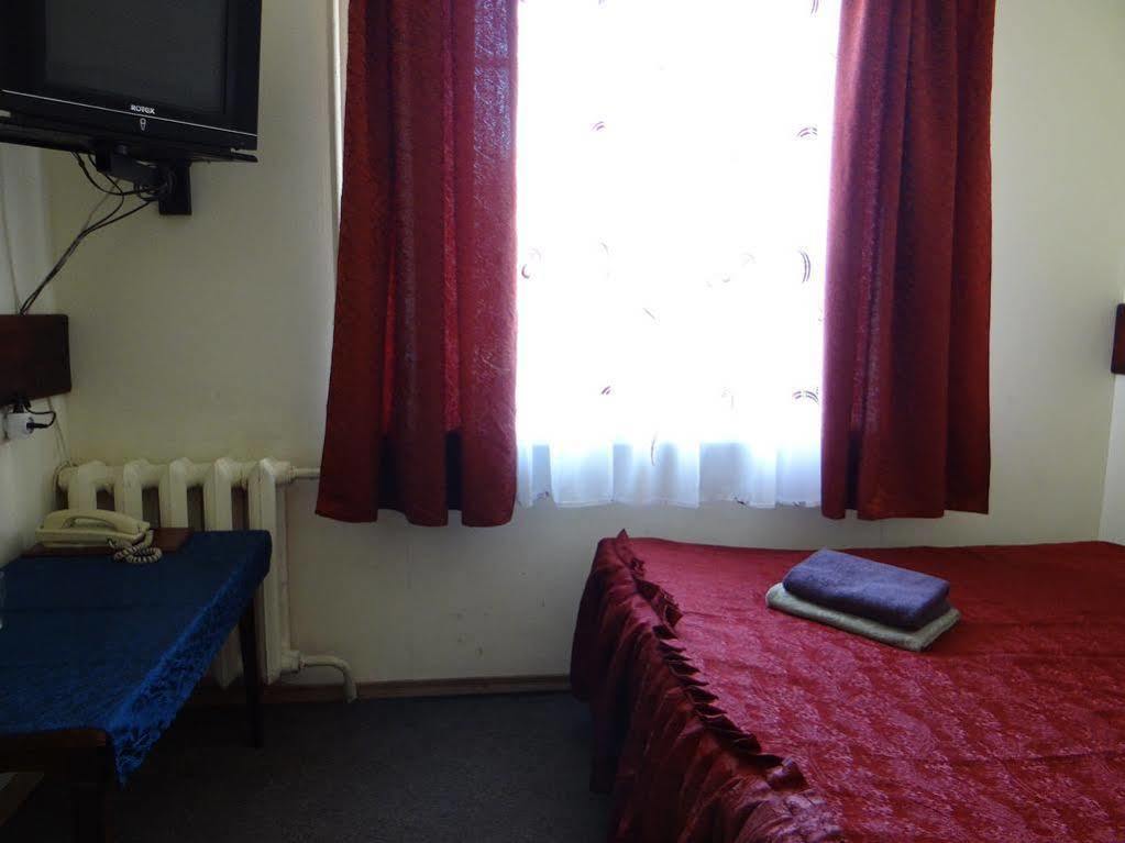 Hotel Desna Kut Kiev Ngoại thất bức ảnh