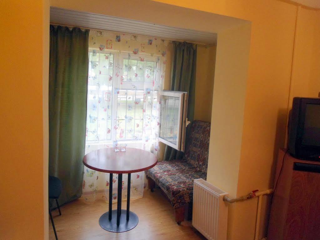 Hotel Desna Kut Kiev Ngoại thất bức ảnh