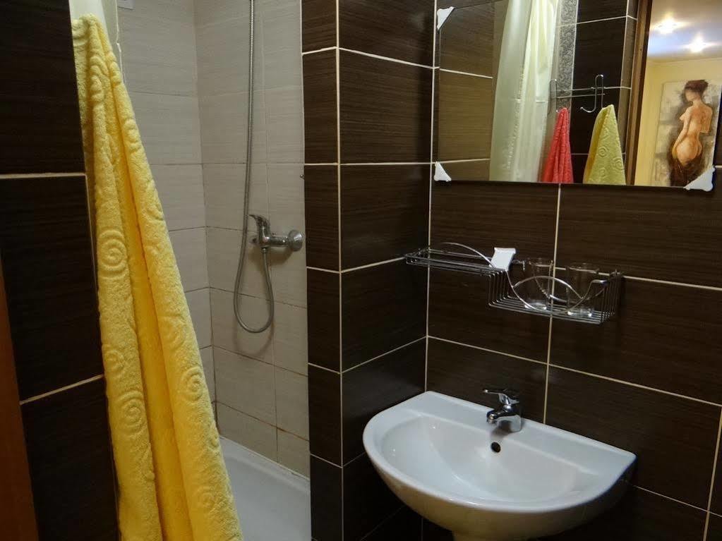 Hotel Desna Kut Kiev Ngoại thất bức ảnh