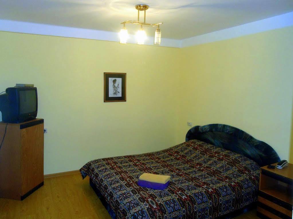 Hotel Desna Kut Kiev Ngoại thất bức ảnh