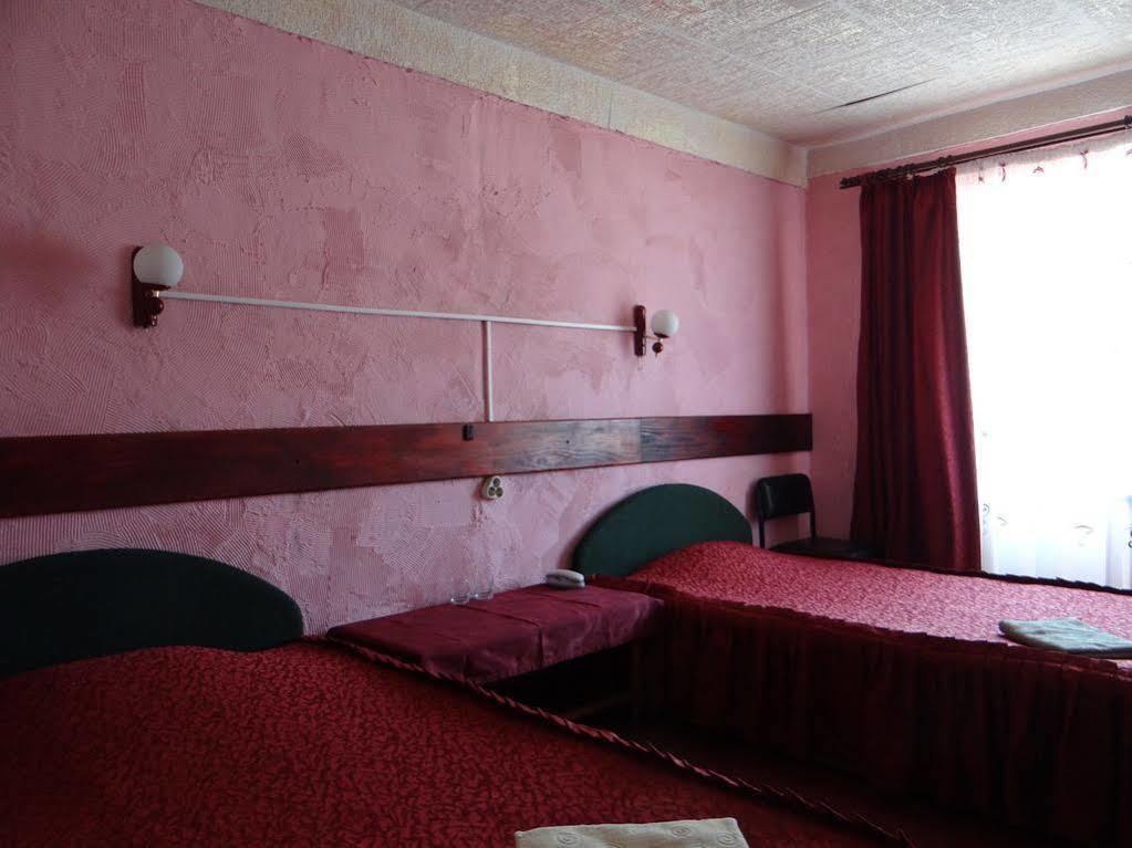 Hotel Desna Kut Kiev Ngoại thất bức ảnh