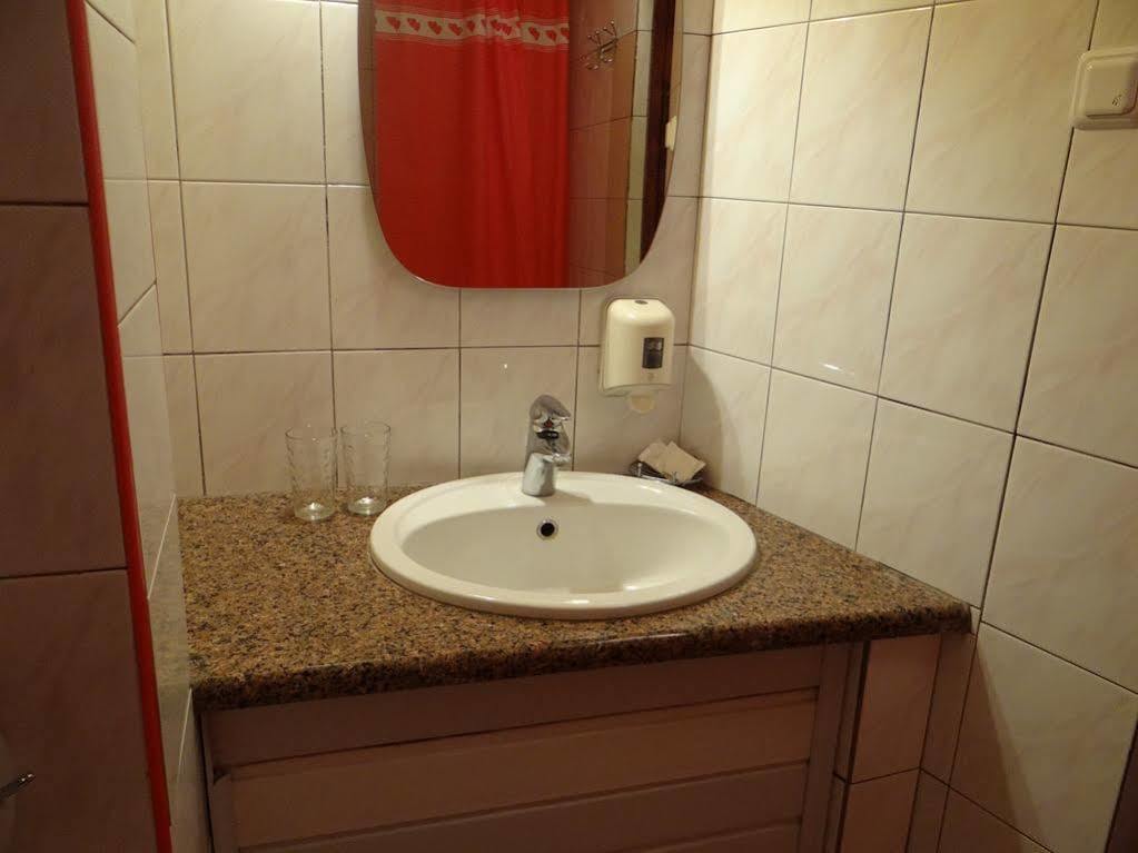 Hotel Desna Kut Kiev Ngoại thất bức ảnh