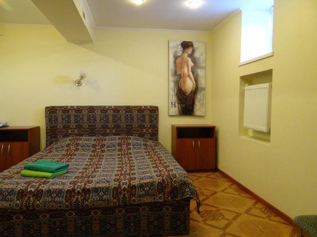 Hotel Desna Kut Kiev Ngoại thất bức ảnh