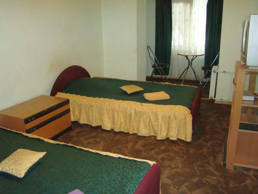 Hotel Desna Kut Kiev Ngoại thất bức ảnh